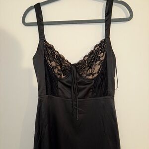Elegant Black Lace Trim Chemise